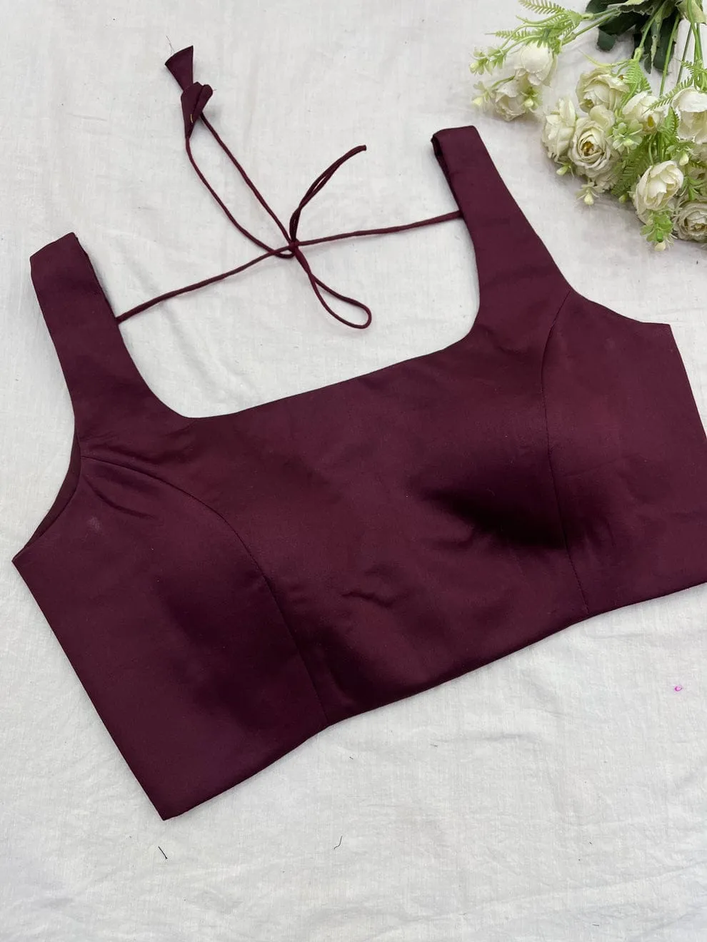 Maroon Readymade Saree Blouse – Versatile Sleeveless Design