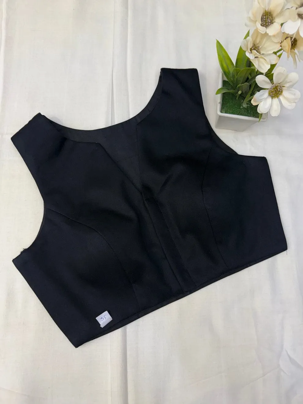 Premium Black Sleeveless Padded Blouse – Elegant V-Neck Readymade Saree Blouse for Modern Ethnic Wear