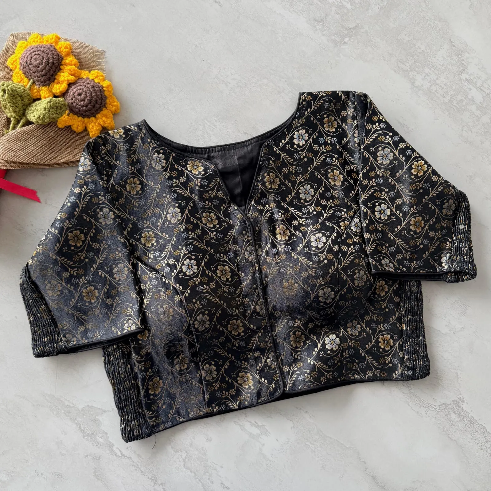 Banarasi Silk Stretchable Padded Saree Blouse - Image 9