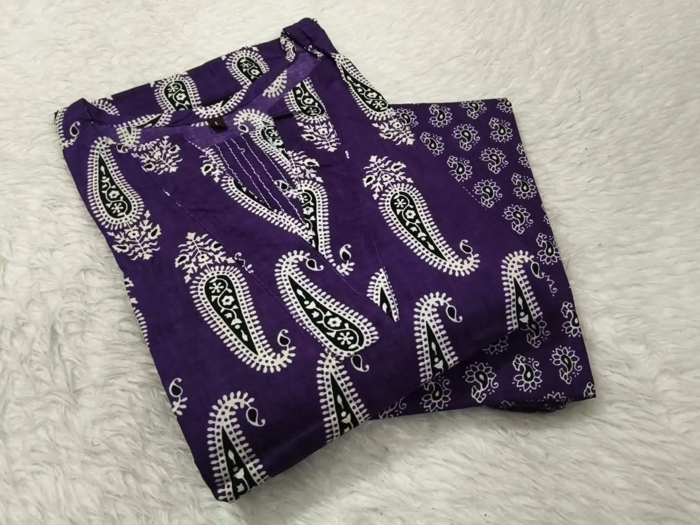 Jaipuri Bandhani Discharge Print Kurti with Leheriya Pant Set | Cotton Daily & Office Wear - Image 10
