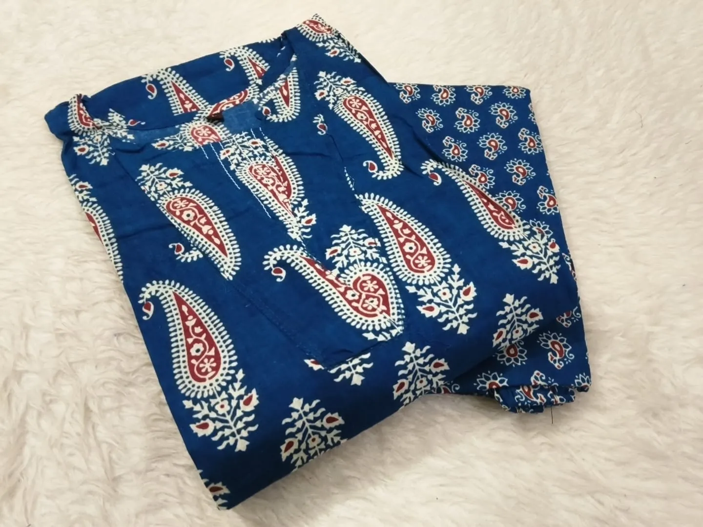 Jaipuri Bandhani Discharge Print Kurti with Leheriya Pant Set | Cotton Daily & Office Wear - Image 3