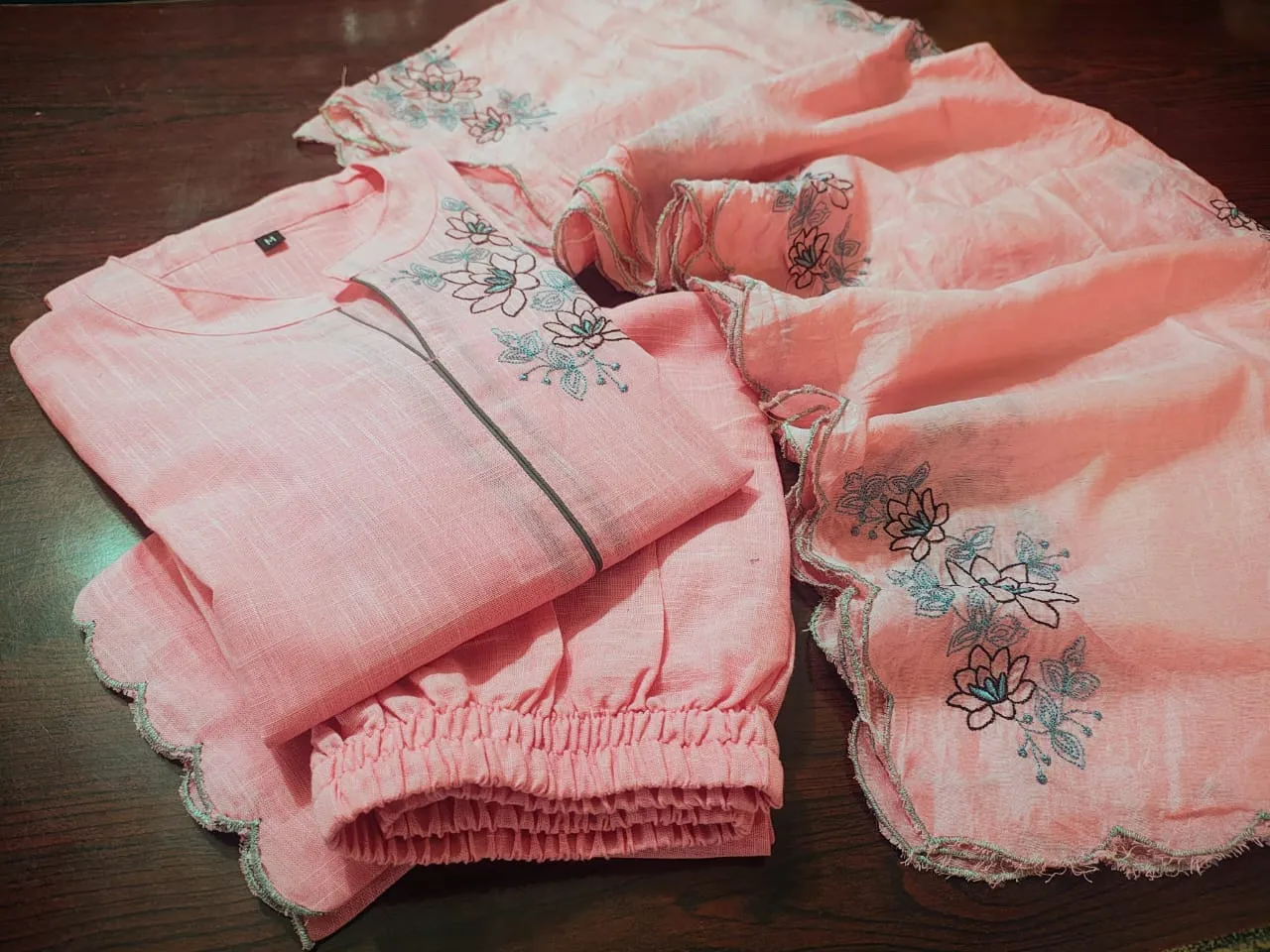 Baby Pink Handloom Cotton Embroidered Kurti Pant Set with Scalloped Cutwork Organza Silk Dupatta