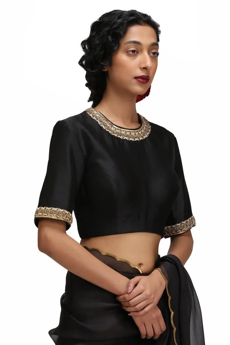 Black Organza Saree with Gold Scalloped Border & Raw Silk Blouse | Handcrafted Zardozi Work Party Wear Saree Set Wholesale - Image 7
