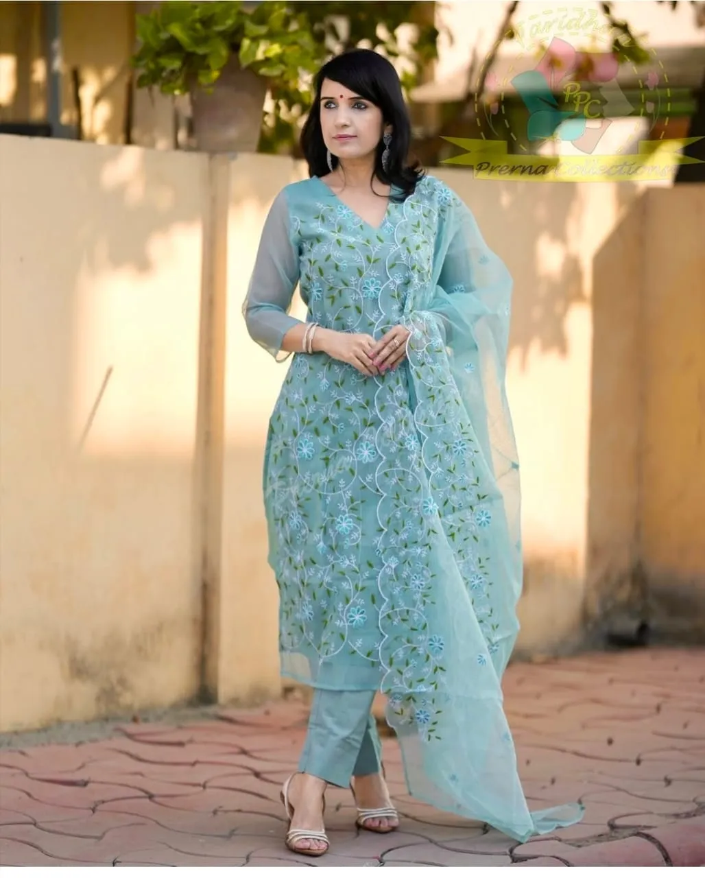 Pastel Sea Green Pure Soft Kota Doria Floral Embroidered Kurti Pant Set with Scalloped Dupatta (Cotton Lined 3-Piece Suit)