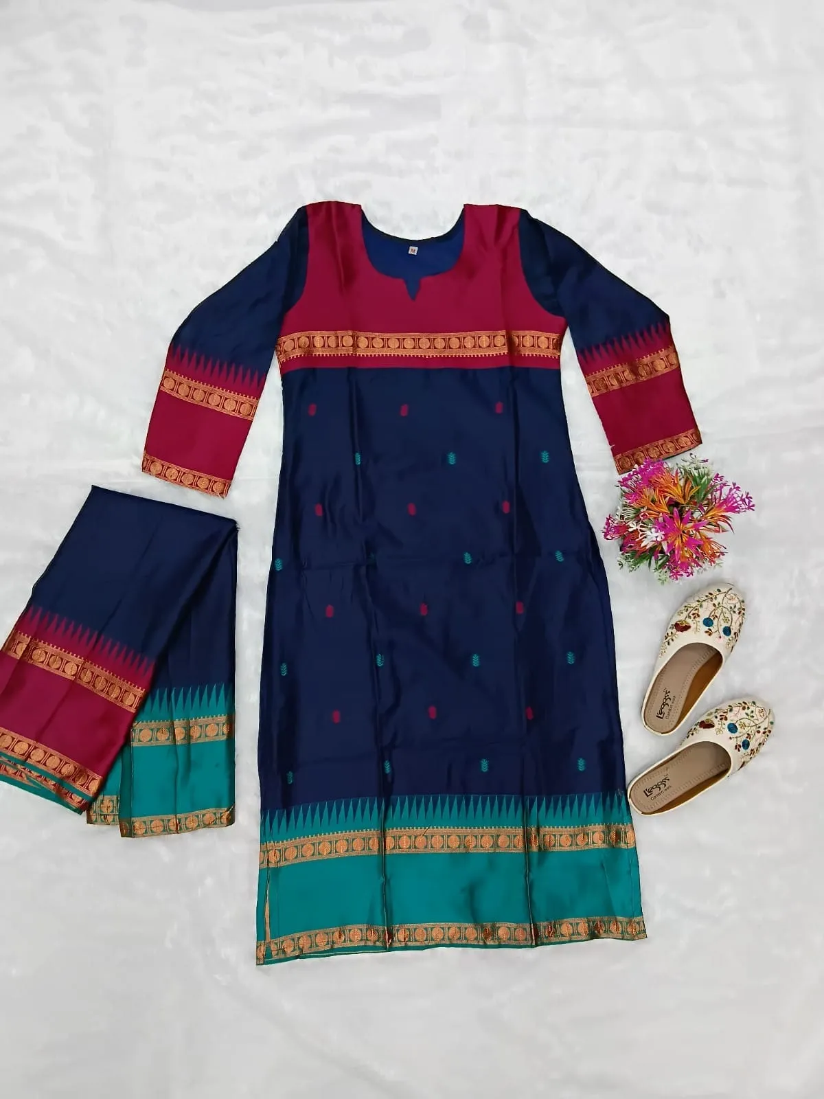 Women Kanchi Cotton Kurti Dupatta Set V-Neck Ethnic Suit - Image 3